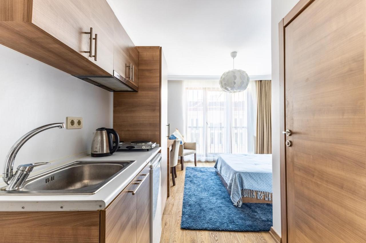 Convenient Flat 10 Min To Taksim And Citys Mall Istanboel